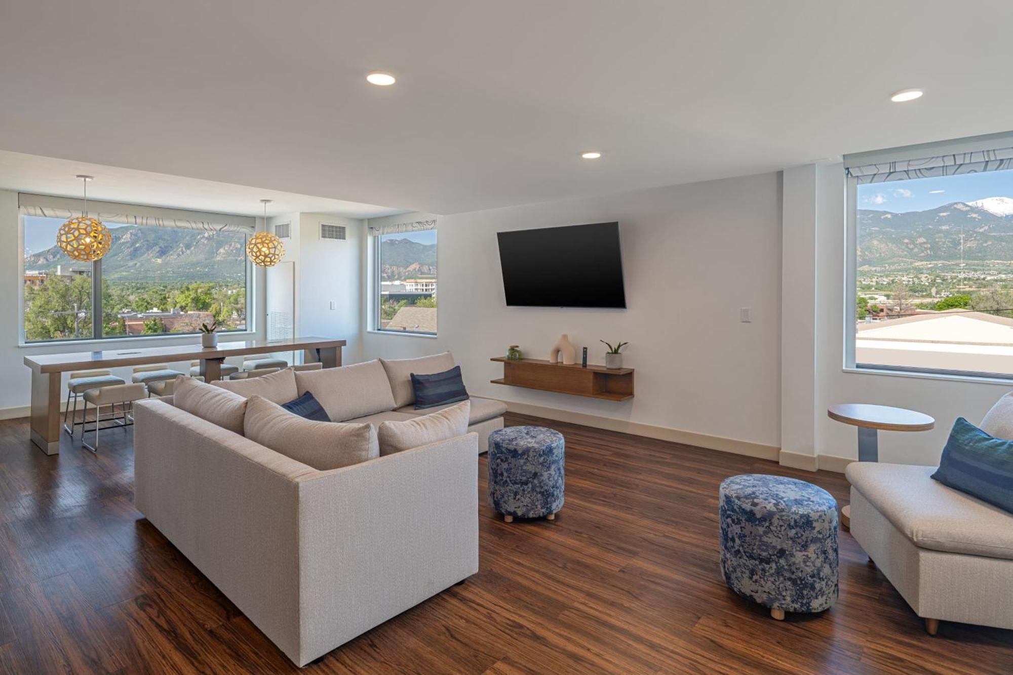 Element Colorado Springs Downtown Hotel Екстериор снимка