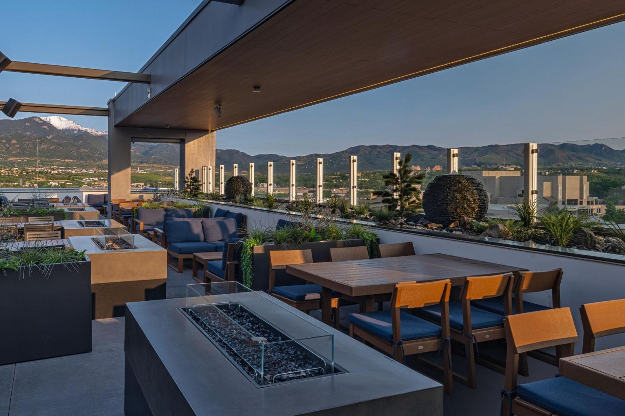 Element Colorado Springs Downtown Hotel Екстериор снимка