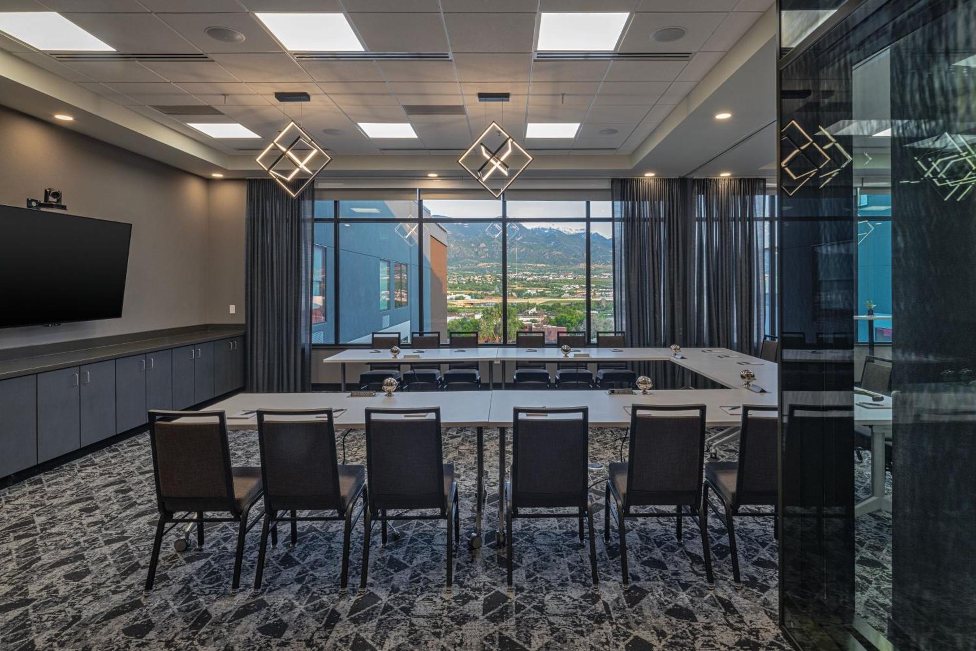 Element Colorado Springs Downtown Hotel Екстериор снимка