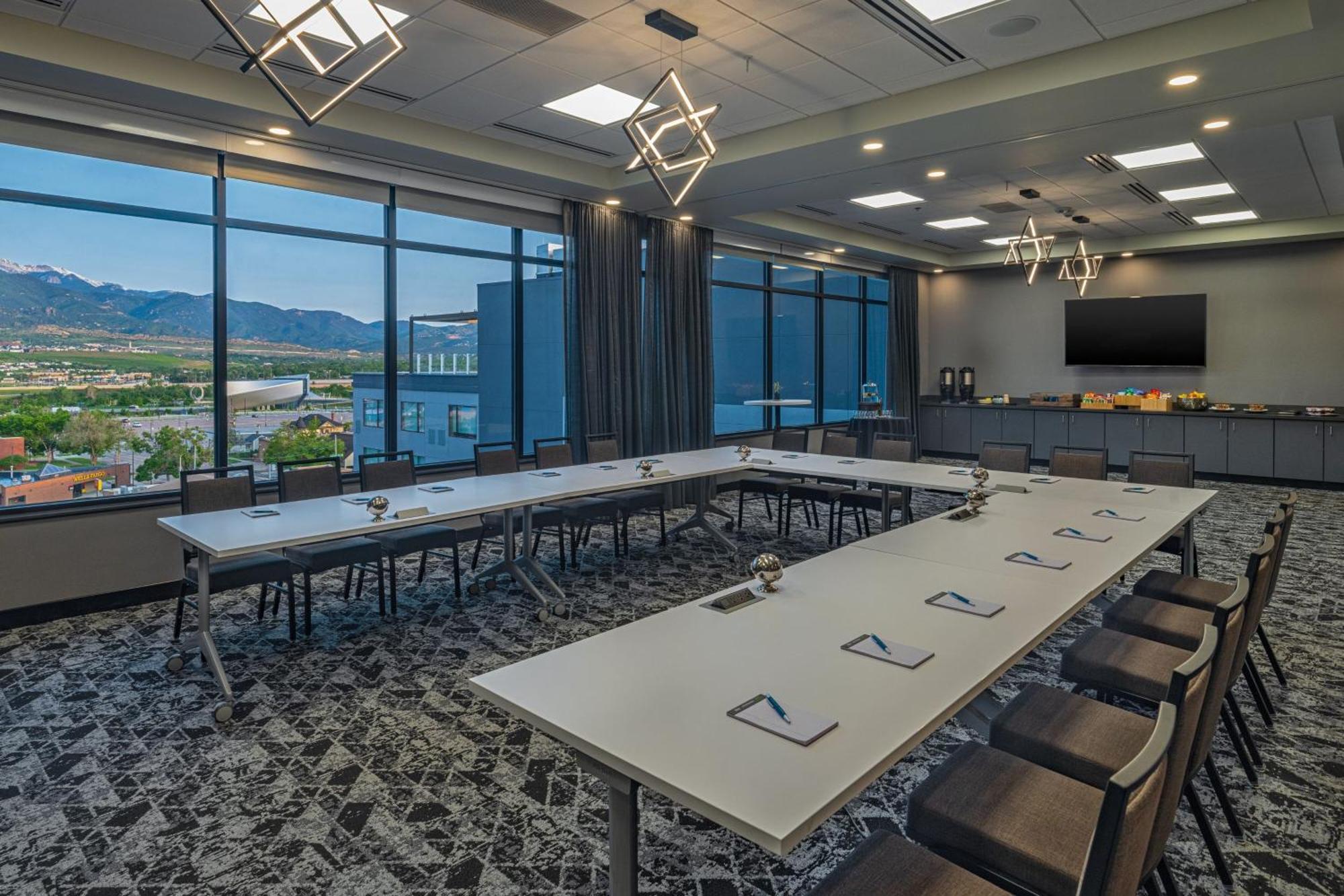 Element Colorado Springs Downtown Hotel Екстериор снимка