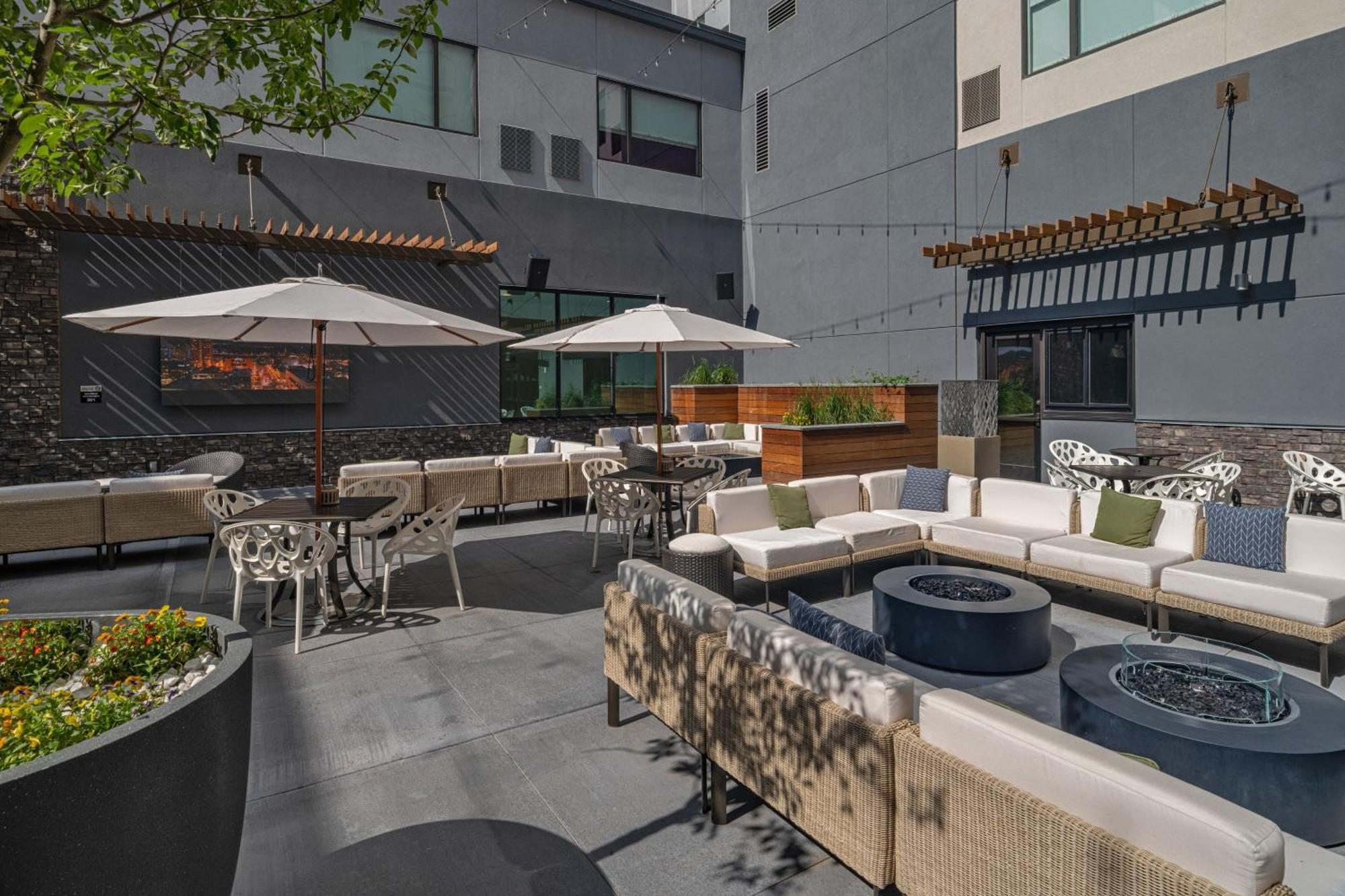Element Colorado Springs Downtown Hotel Екстериор снимка